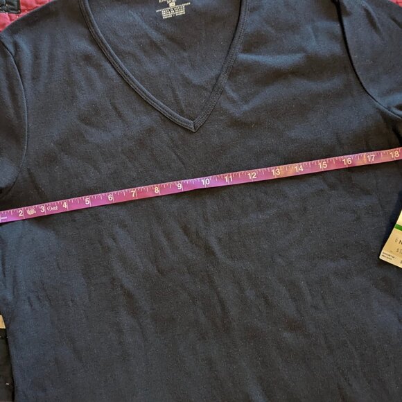 Jones New York Sport L Short Sleeve V Neck Basic T Shirt Black NWT - Picture 3 of 4